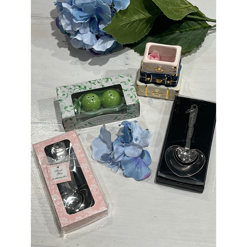 Kate Aspen Set Measuring Spoons, Salt‎ Pepper shakers, Luggage makeup pen holder